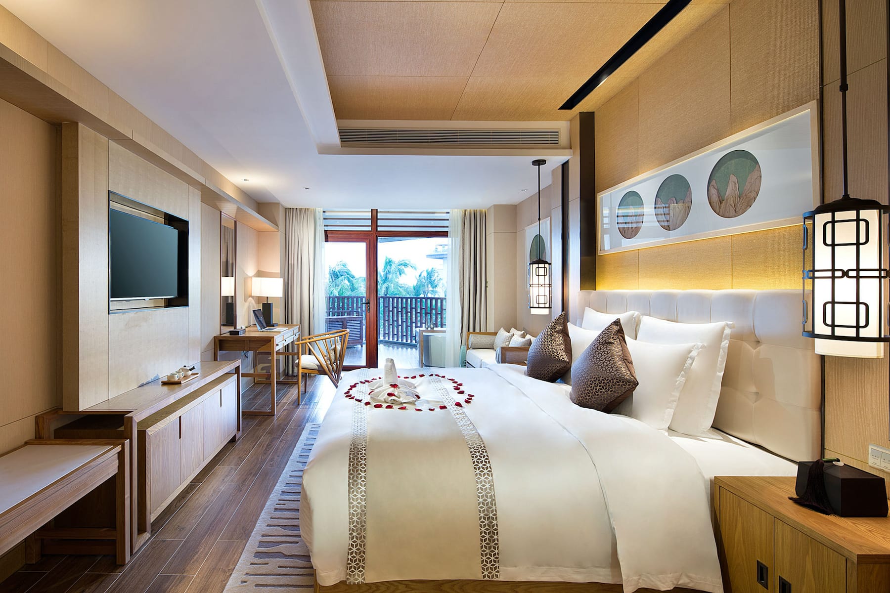 Guest room at the Wyndham Grand Plaza Royale Wenchang in Wenchang, Other than US/Canada